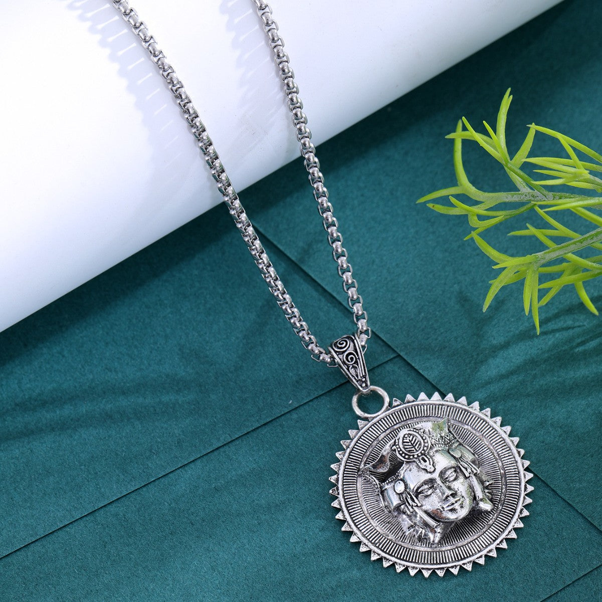 Head Pendant Sweater Chain Necklace For Men